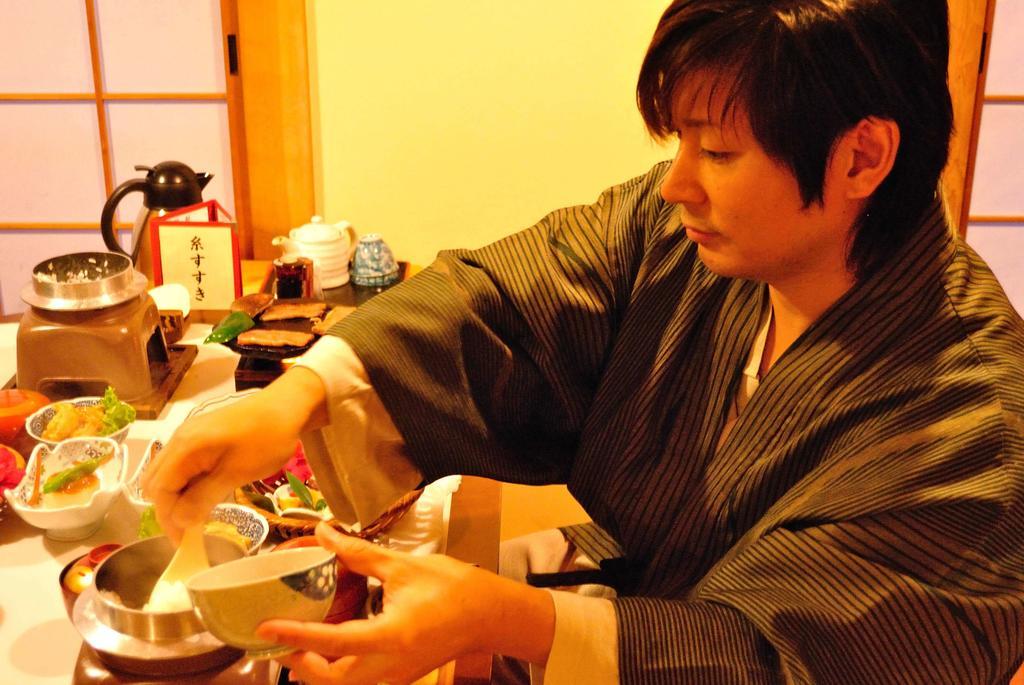 Ban-Ya Hot Spring Inn Yufu Eksteriør bilde