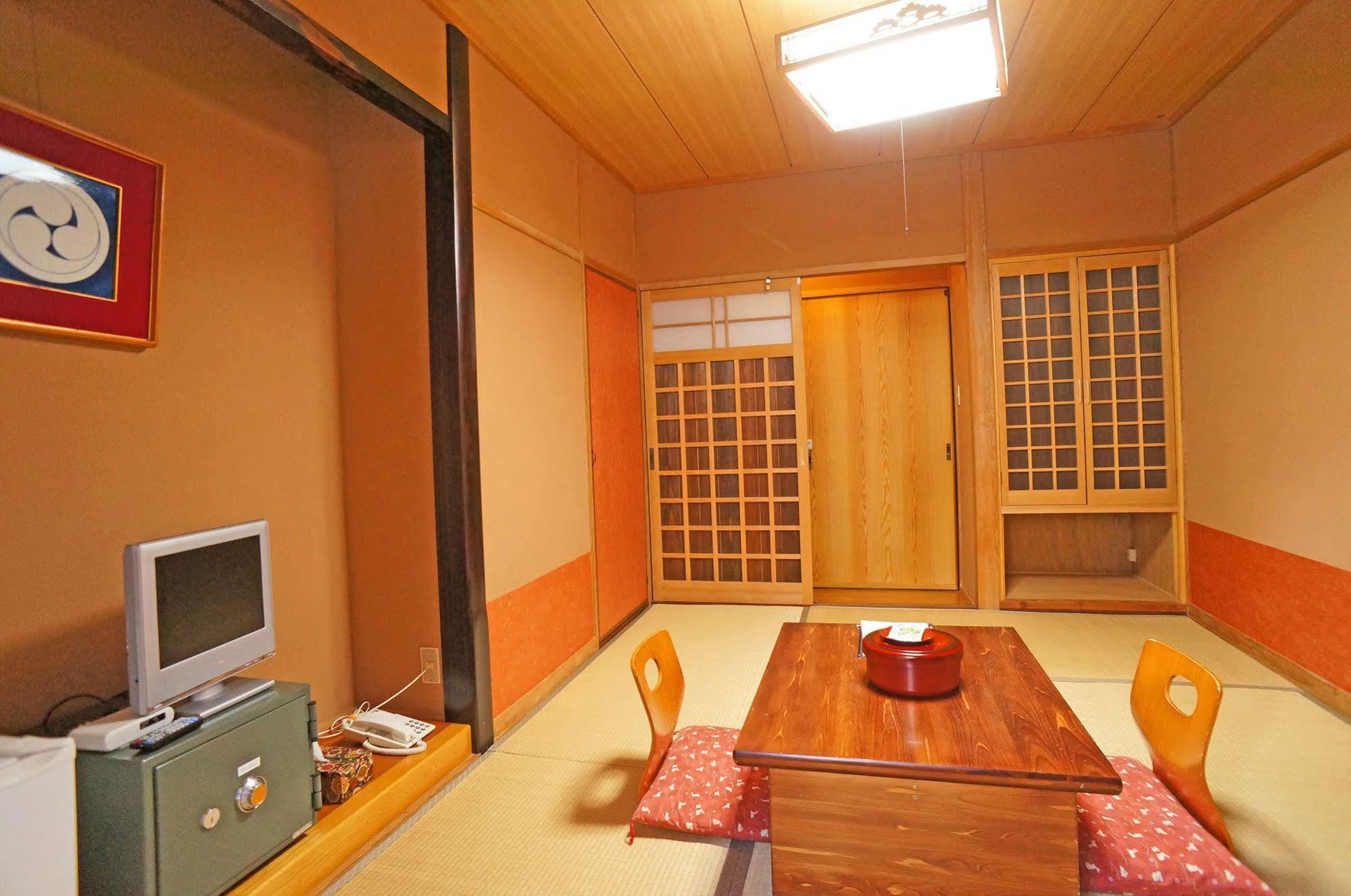 Ban-Ya Hot Spring Inn Yufu Eksteriør bilde