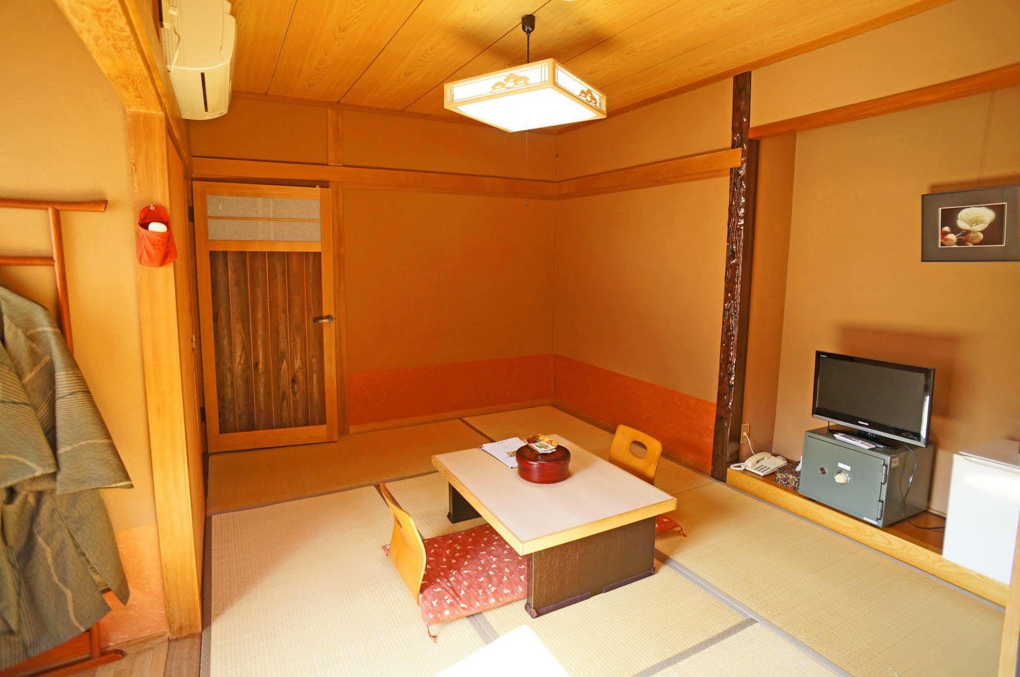 Ban-Ya Hot Spring Inn Yufu Eksteriør bilde